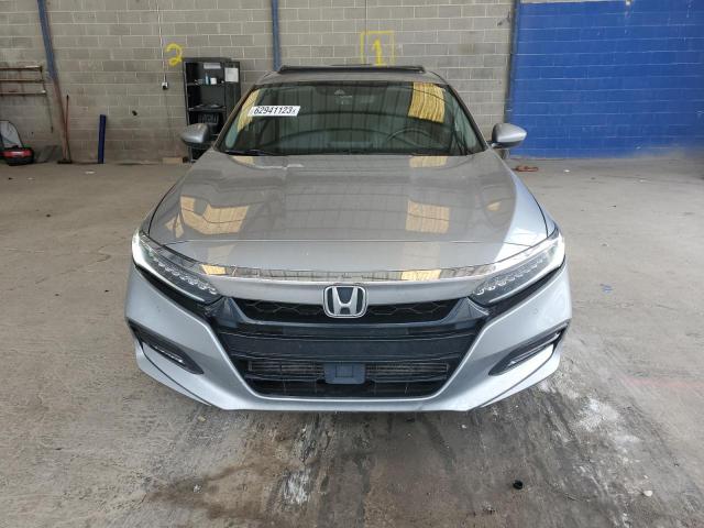 1HGCV1F98JA069462 Honda Accord Touring