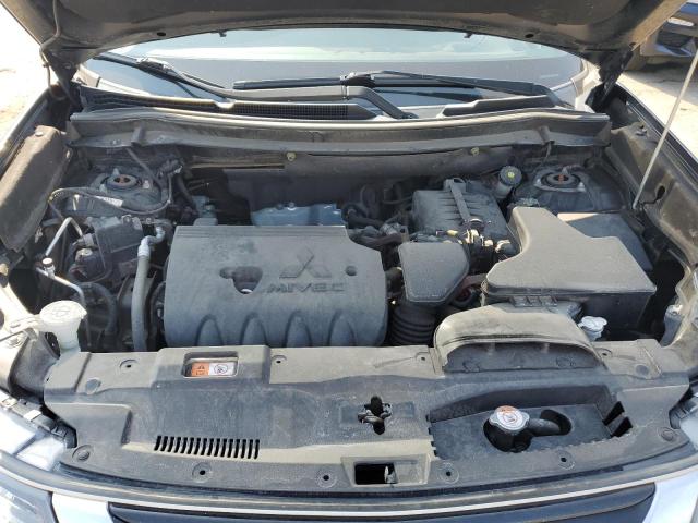 JA4AD3A32JZ021121 Mitsubishi Outlander Se