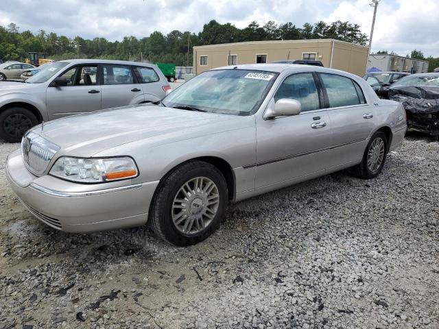 2006 Lincoln Town Car Signature Limited