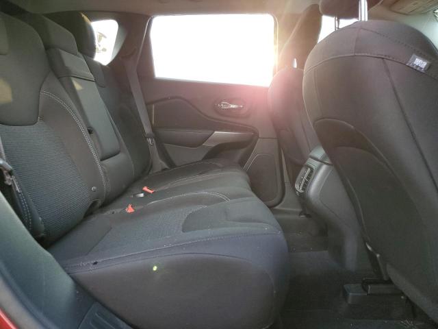 1C4PJLCB3KD247339 Jeep Cherokee Latitude