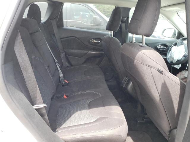 1C4PJLCB9KD266073 Jeep Cherokee Latitude