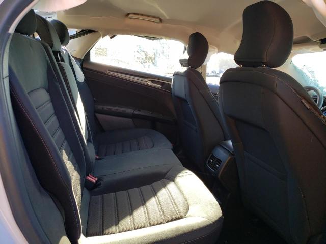 3FA6P0HD0KR279598 Ford FUSION SE