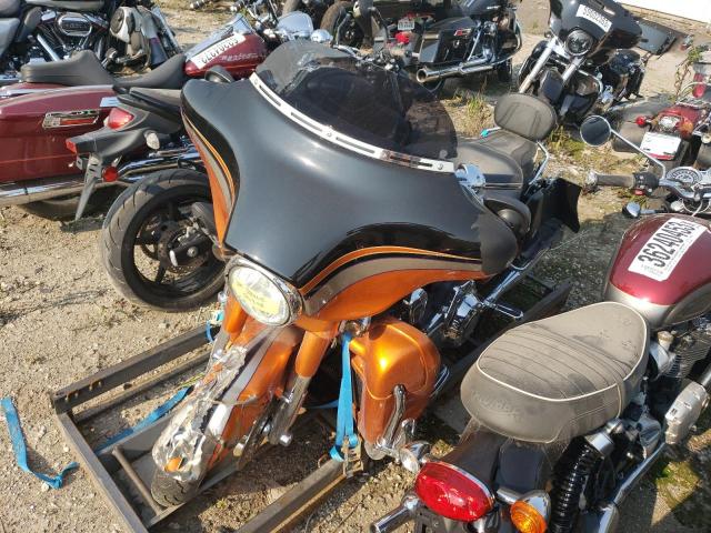 2011 HARLEY-DAVIDSON FLHXSE2 - 1HD1PZ814BB959831