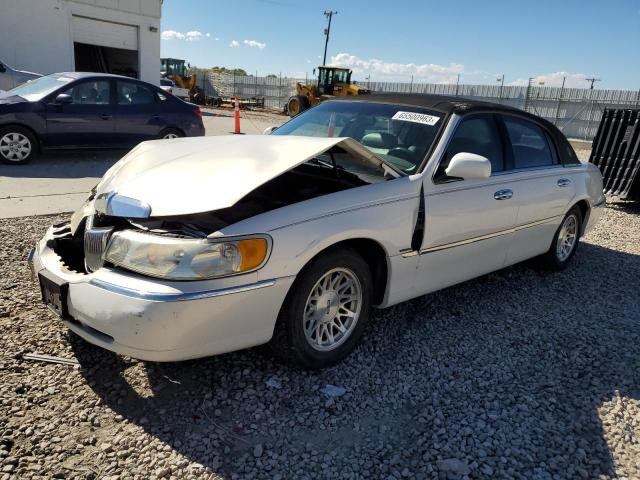 1999 Lincoln Town Car Signature