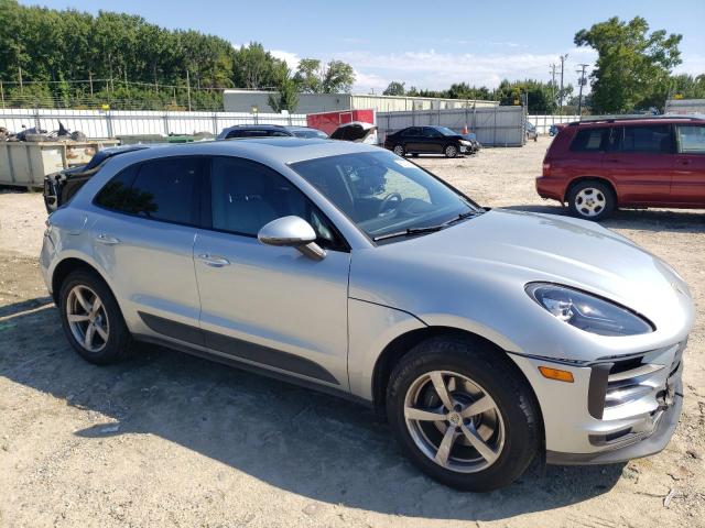 VIN WP1AA2A55KLB02305 2019 Porsche Macan no.4