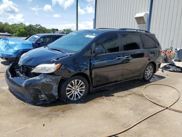 2018 Toyota Sienna XLE