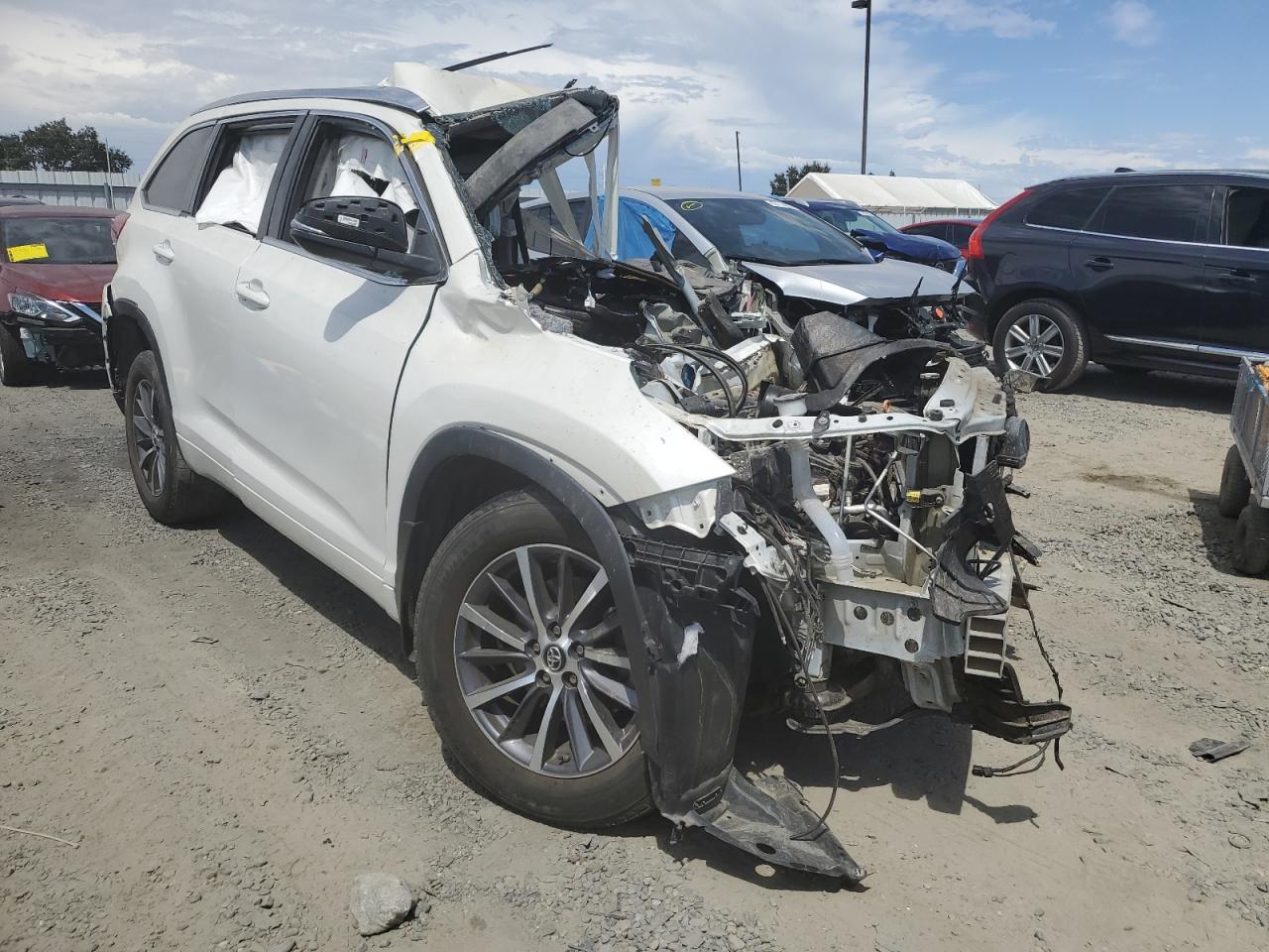 5TDJZRFH7JS540892 TOYOTA HIGHLANDER 2018