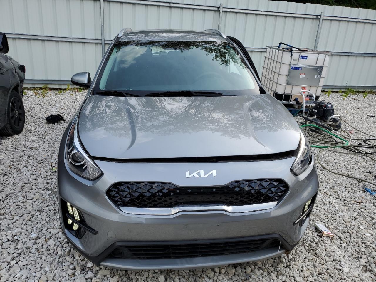 KNDCB3LC0N5513015 Kia Niro LX 5