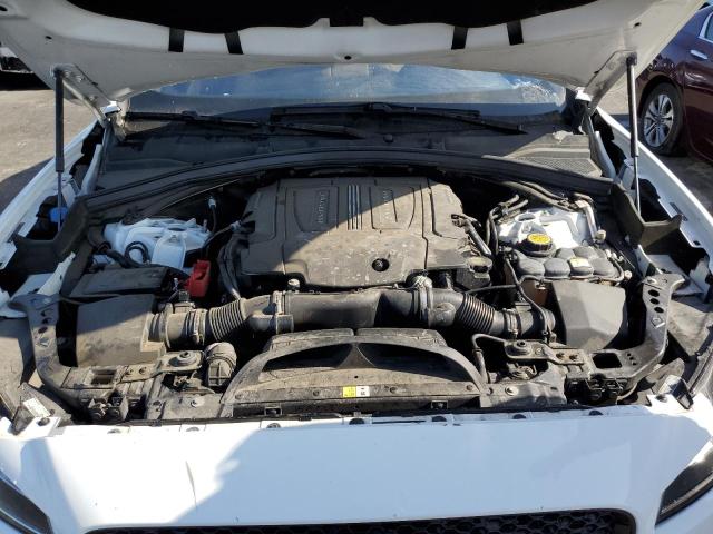 SADCJ2BV7HA070460 Jaguar F-pace Premium