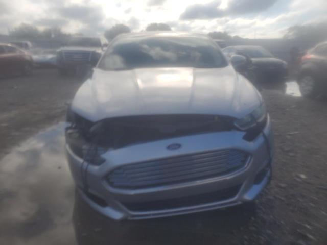 3FA6P0T9XGR326095 Ford FUSION SE
