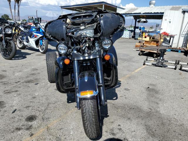 2019 HARLEY-DAVIDSON FLHTCUTG 1HD1MAF31KB856316