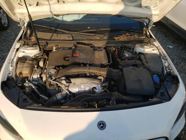 WDD3G4EB2KW020153 Mercedes-Benz A 220