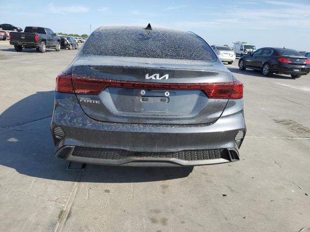 3KPF24AD8PE508926 KIA FORTE LX