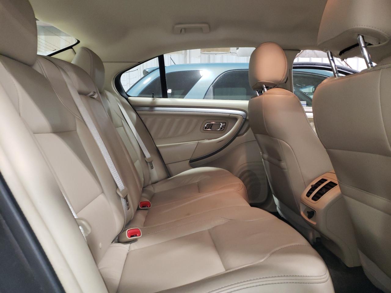 VIN: 1FAHP2H85GG105323 2016 FORD TAURUS