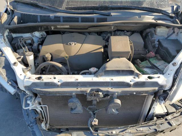 5TDZZ3DC4HS774019 Toyota SIENNA