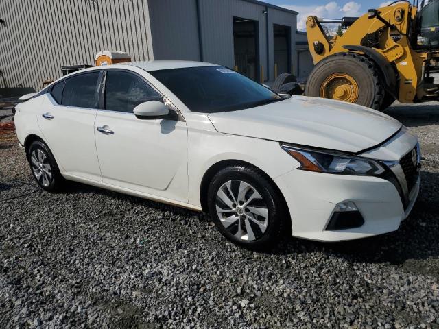 1N4BL4BV7LC128647 Nissan Altima S 4