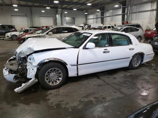 2001 Lincoln Town Car Signature