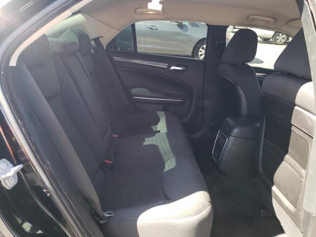 2019 Chrysler 300 - Image 10