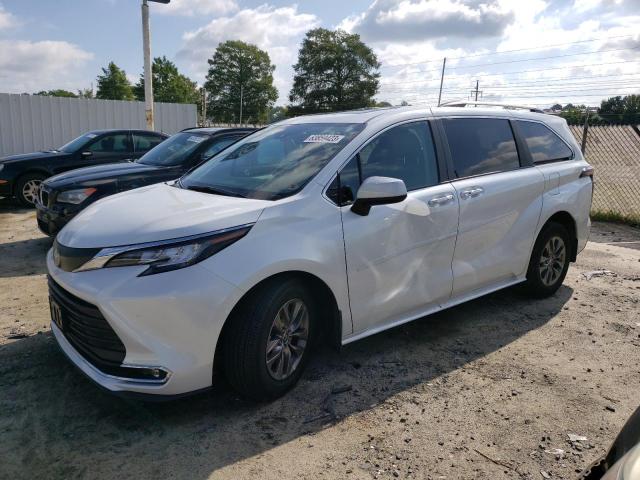 2023 Toyota Sienna XLE