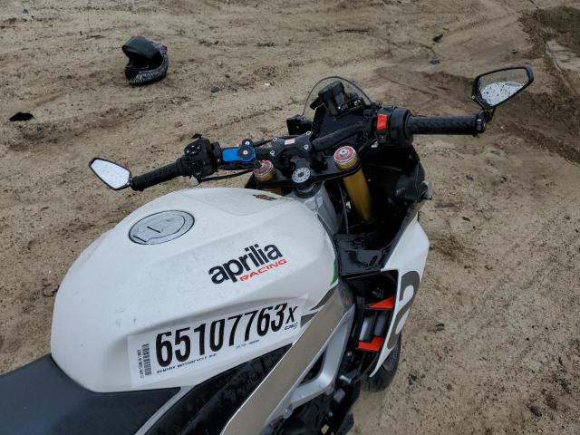 2021 APRILIA TUONO V4 1 ZD4KZUA06MS000121