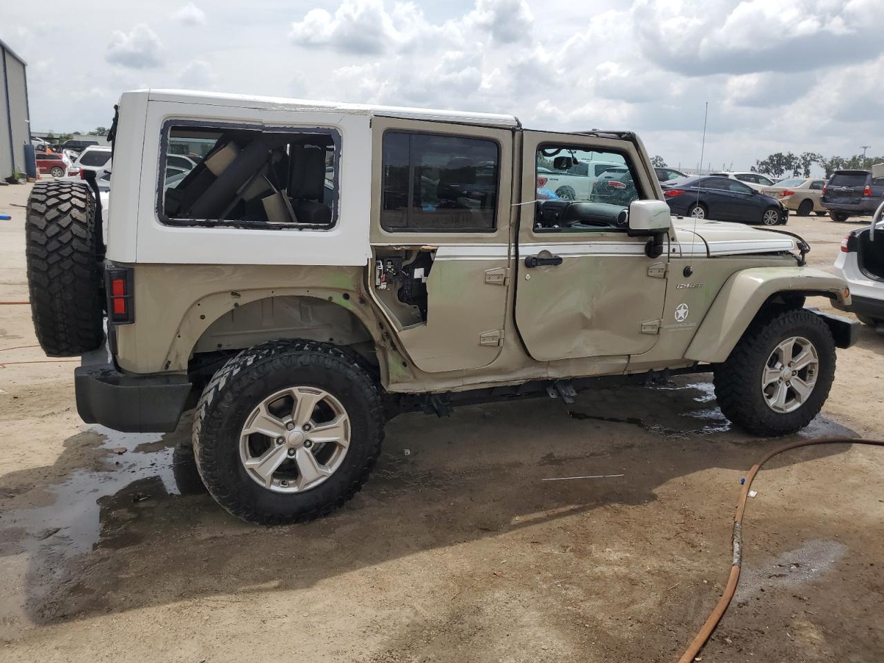 1C4BJWEG9HL653418 2017 Jeep Wrangler Unlimited Sahara