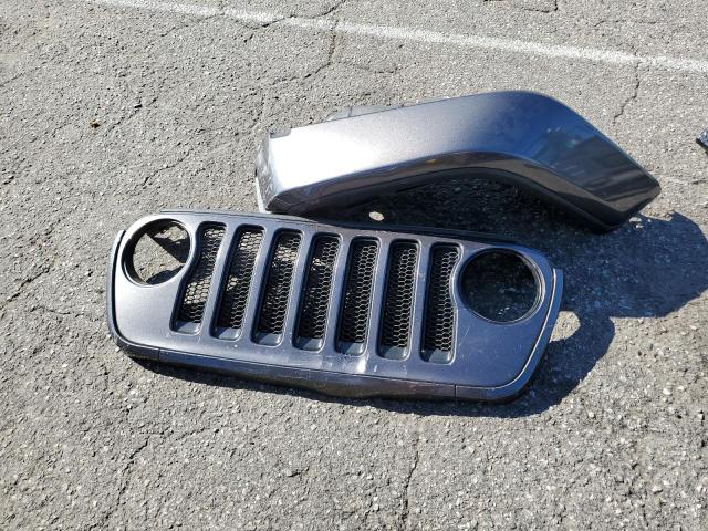 1C4HJXEN1JW328961 Jeep Wrangler Unlimited Sahara