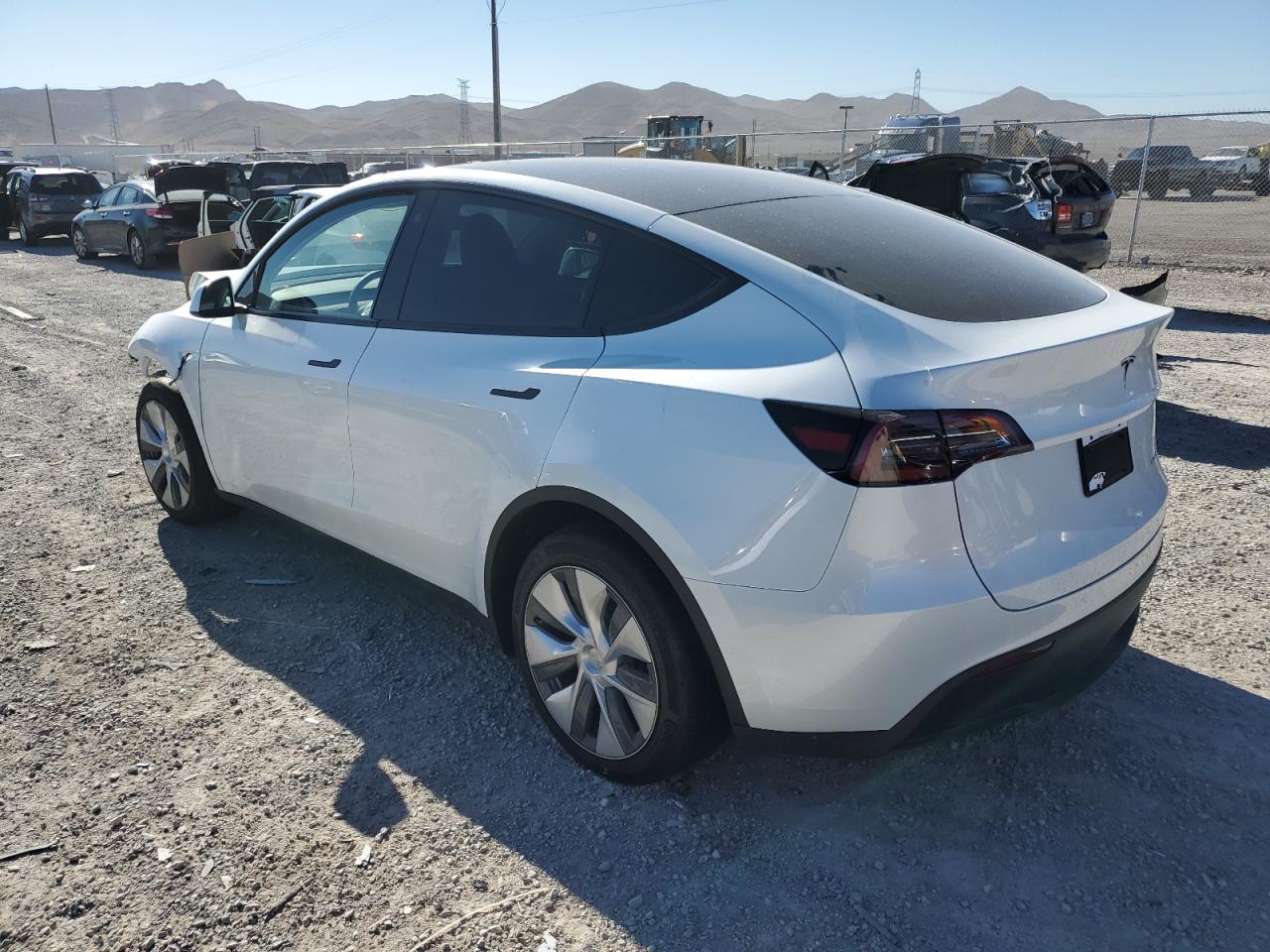 7SAYGDEE0PA123805 Tesla Model Y  2