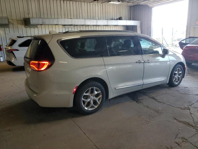 2C4RC1GG4KR645069 2019 CHRYSLER PACIFICA, photo no. 3