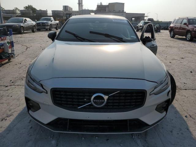 2022 VOLVO S60 B5 R-D 7JRL12TM4NG165781