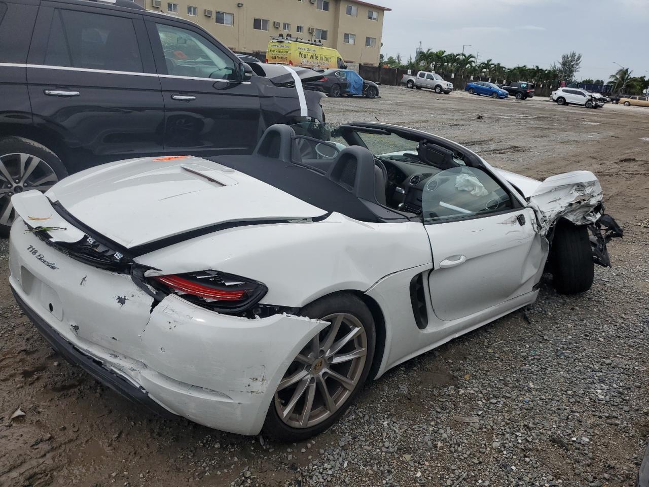 WP0CA2A85JS210223 2018 Porsche Boxster