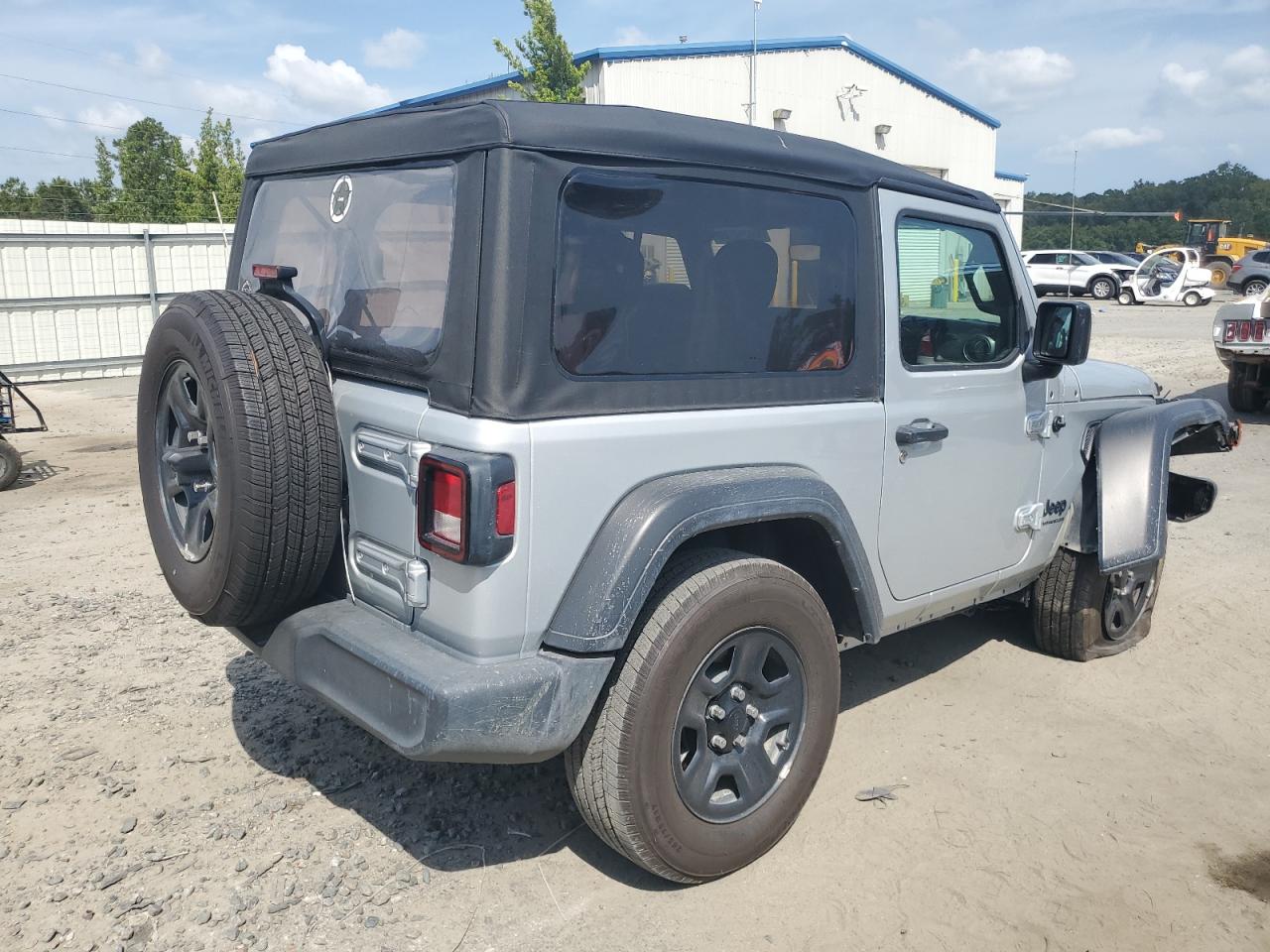 1C4HJXAG8PW532138 Jeep Wrangler S 3