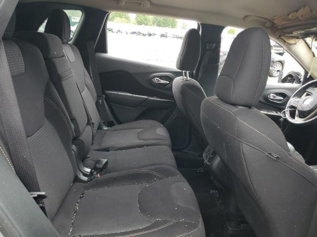 1C4PJMCB5GW308952 Jeep Cherokee Latitude