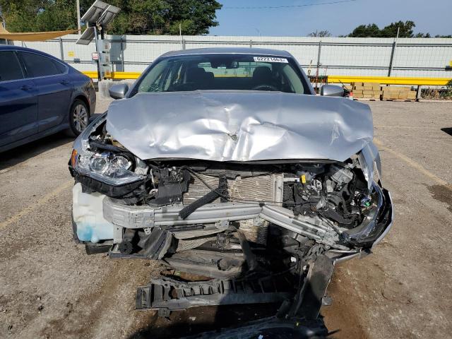 3FA6P0H76KR210182 Ford Fusion SE 5