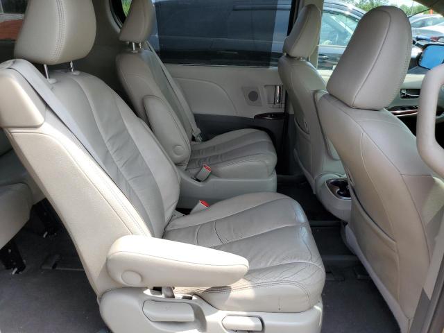 2011 Toyota Sienna - Image 11