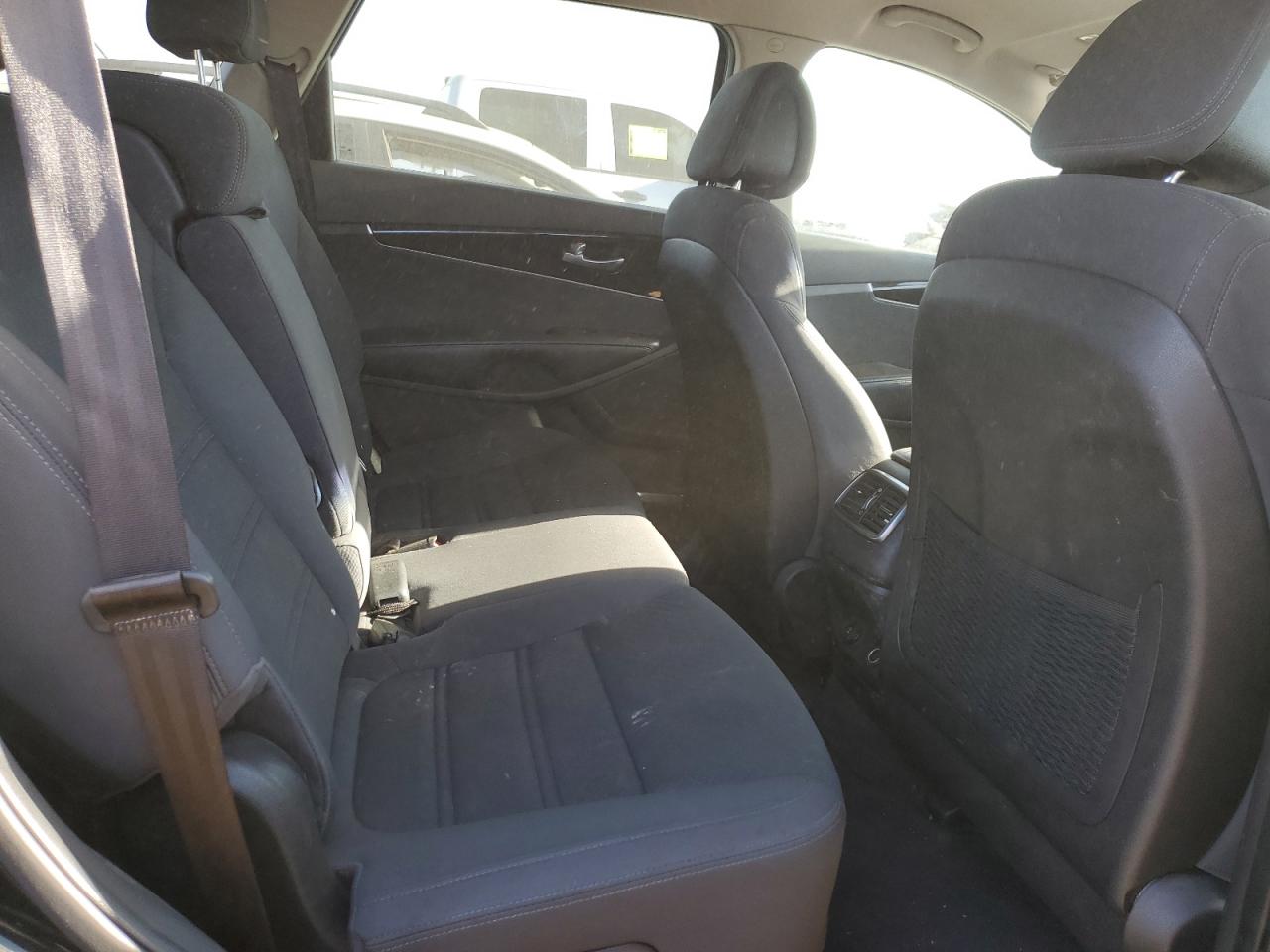 5XYPGDA35GG011378 KIA SORENTO 2016