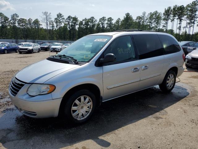 2005 Chrysler Town & Country Touring