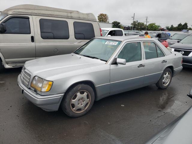 WDBEA32EXSC256868 | 1995 MERCEDES-BENZ E 320 BASE