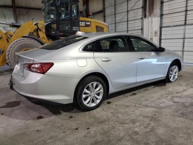 1G1ZD5ST2NF126017 Chevrolet Malibu LT 3