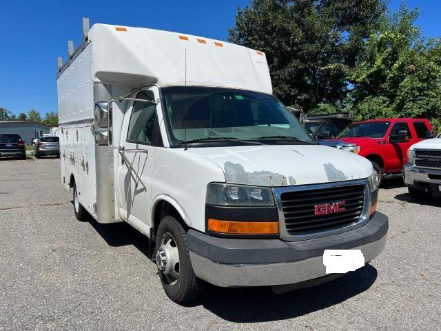 2004 GMC Savana Cutaway 