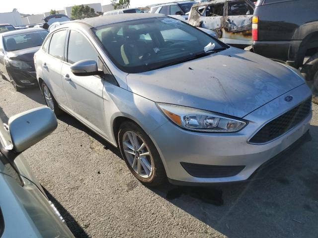 VIN 1FADP3F28FL222208 2015 Ford Focus, SE no.4