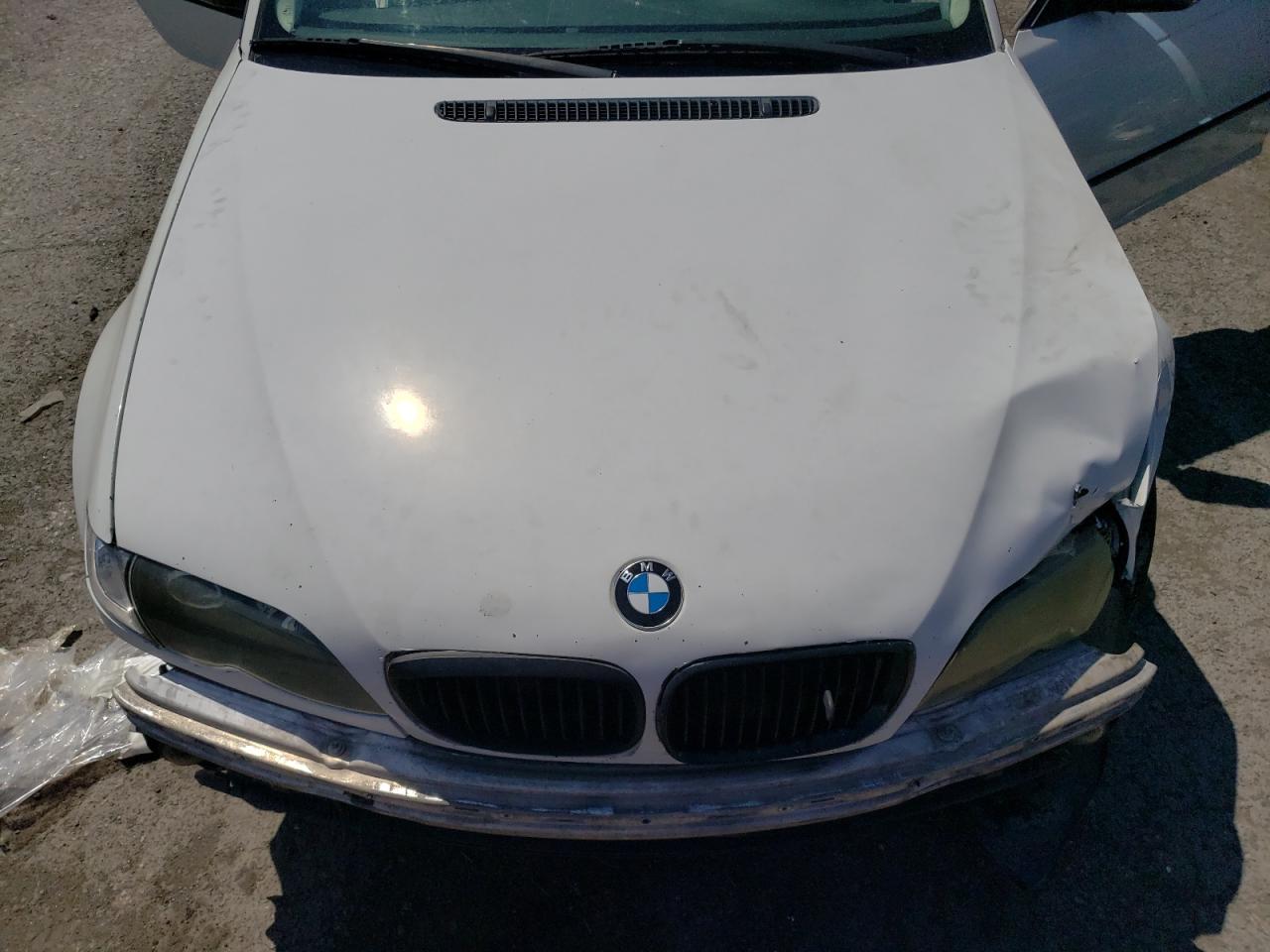 WBAEV33424KR29170 2004 BMW 325 I