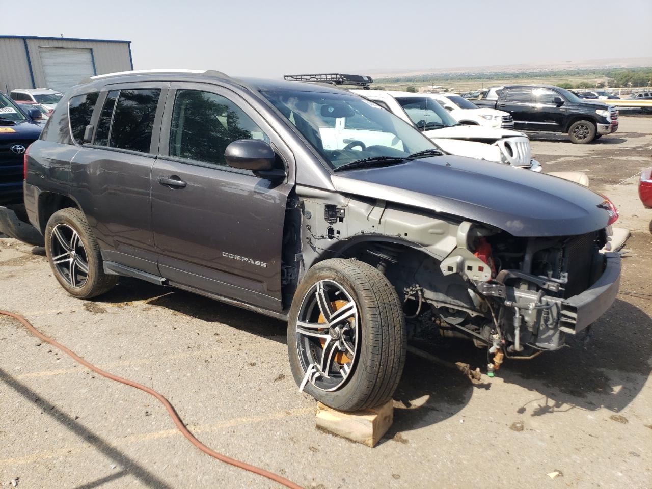 2016 Jeep Compass Latitude vin: 1C4NJCEA3GD773621