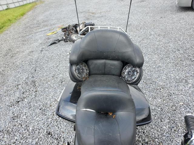 2008 HARLEY-DAVIDSON FLHTCU 1HD1FC4188Y626687