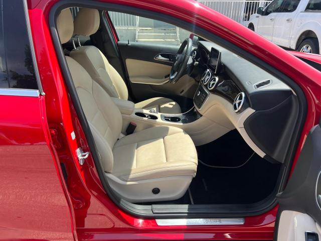 WDCTG4EB4HJ335160 Mercedes-Benz GLA 250