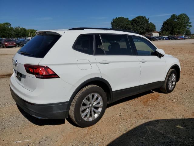 3VV1B7AX9KM064137 Volkswagen Tiguan S 3