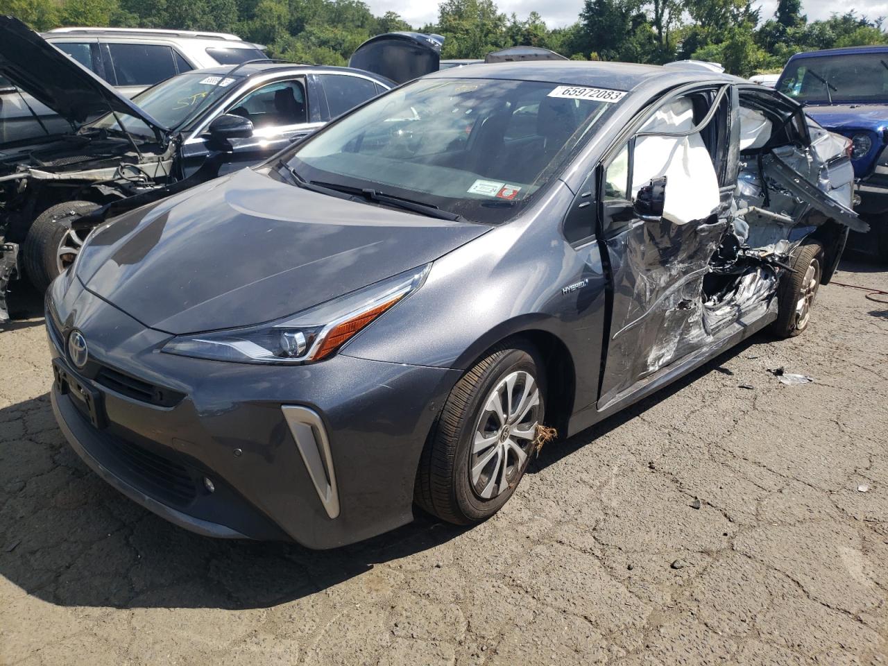 Prius le. Toyota Prius 2022. Тойота Приус 2022. Prius 2022. Приус 2022.