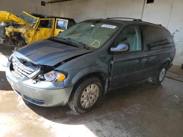 2005 Chrysler Town & Country LX