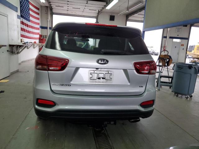 5XYPGDA52KG482723 KIA SORENTO LX