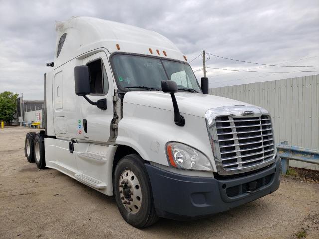Lot #2471273053 2017 FREIGHTLINER CASCADIA 1 salvage car