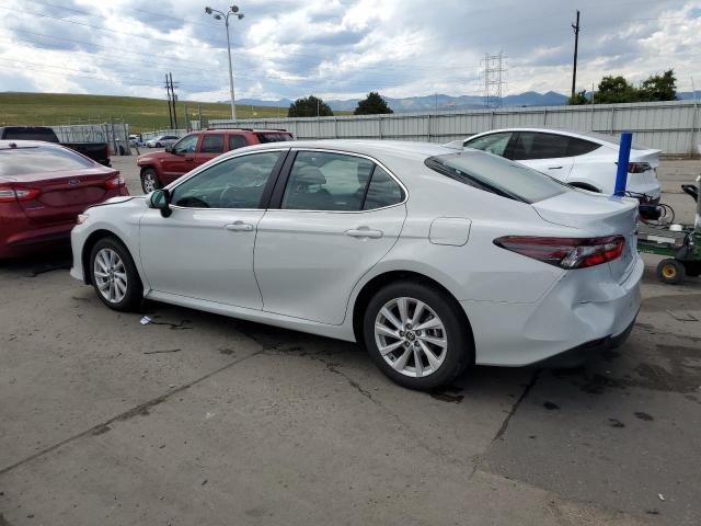 4T1C11BK9NU048994 Toyota Camry LE 2